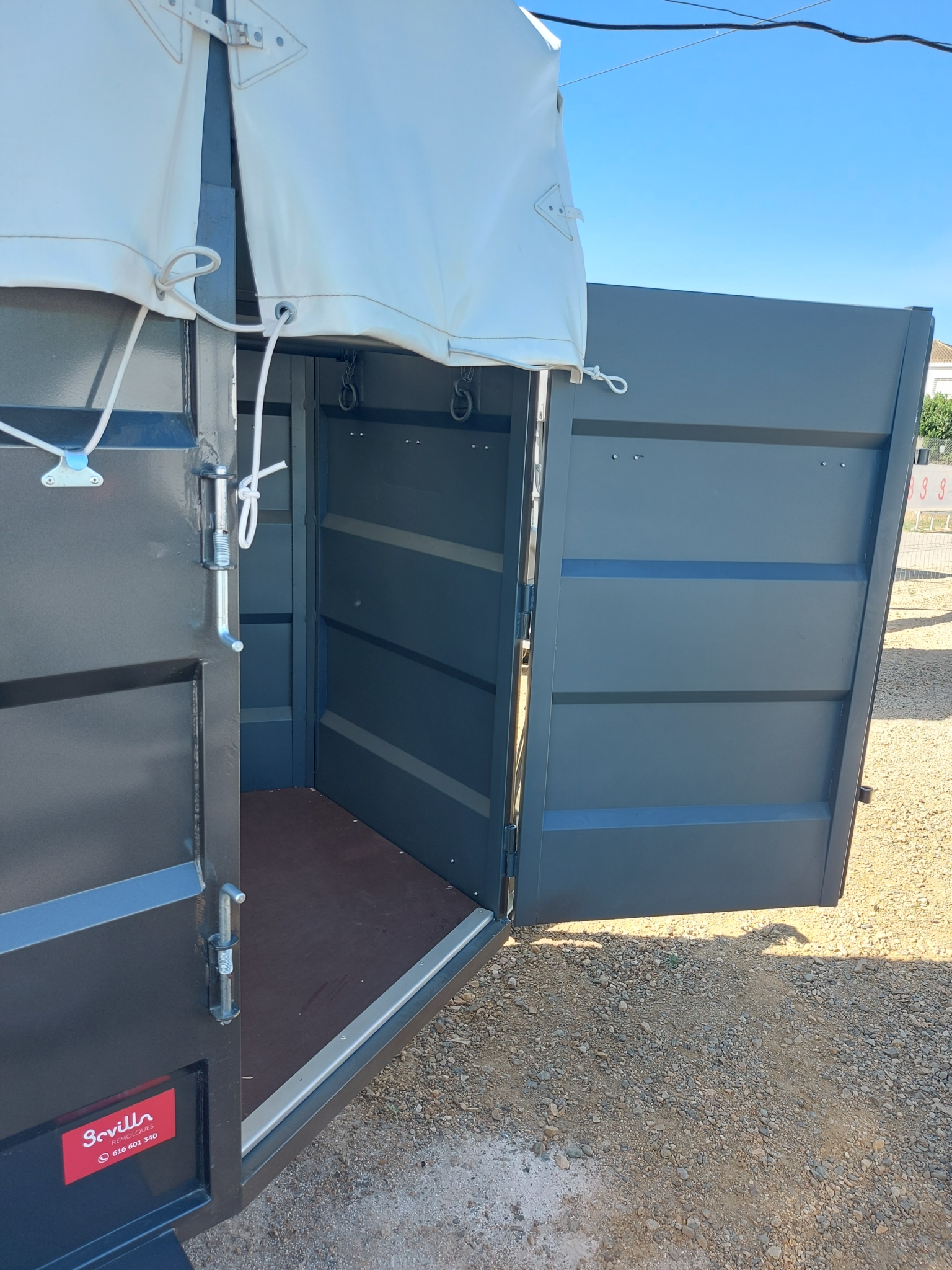 REMOLQUE VAN DE 2 CABALLOS - Imagen 9