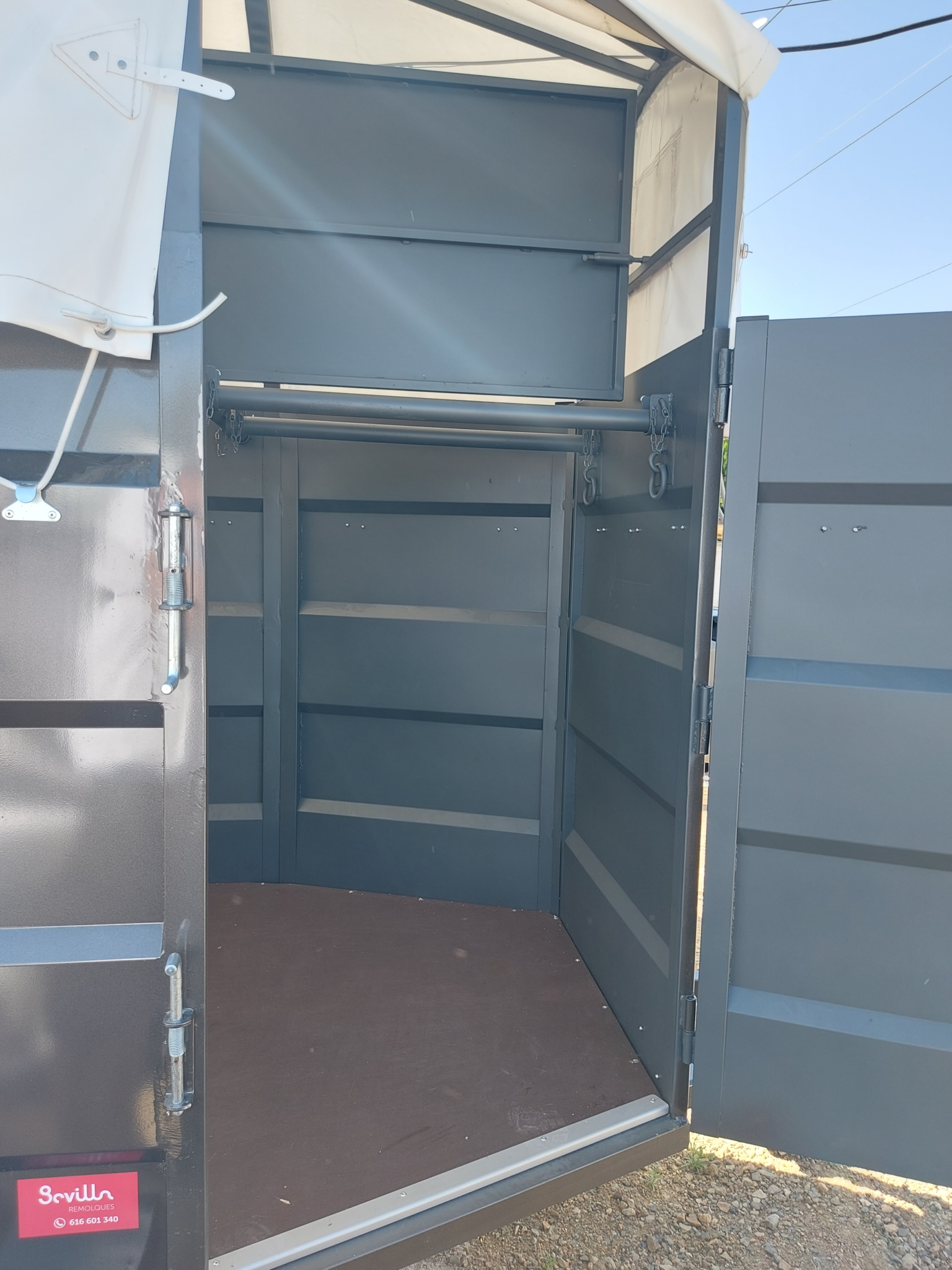 REMOLQUE VAN DE 2 CABALLOS - Imagen 8