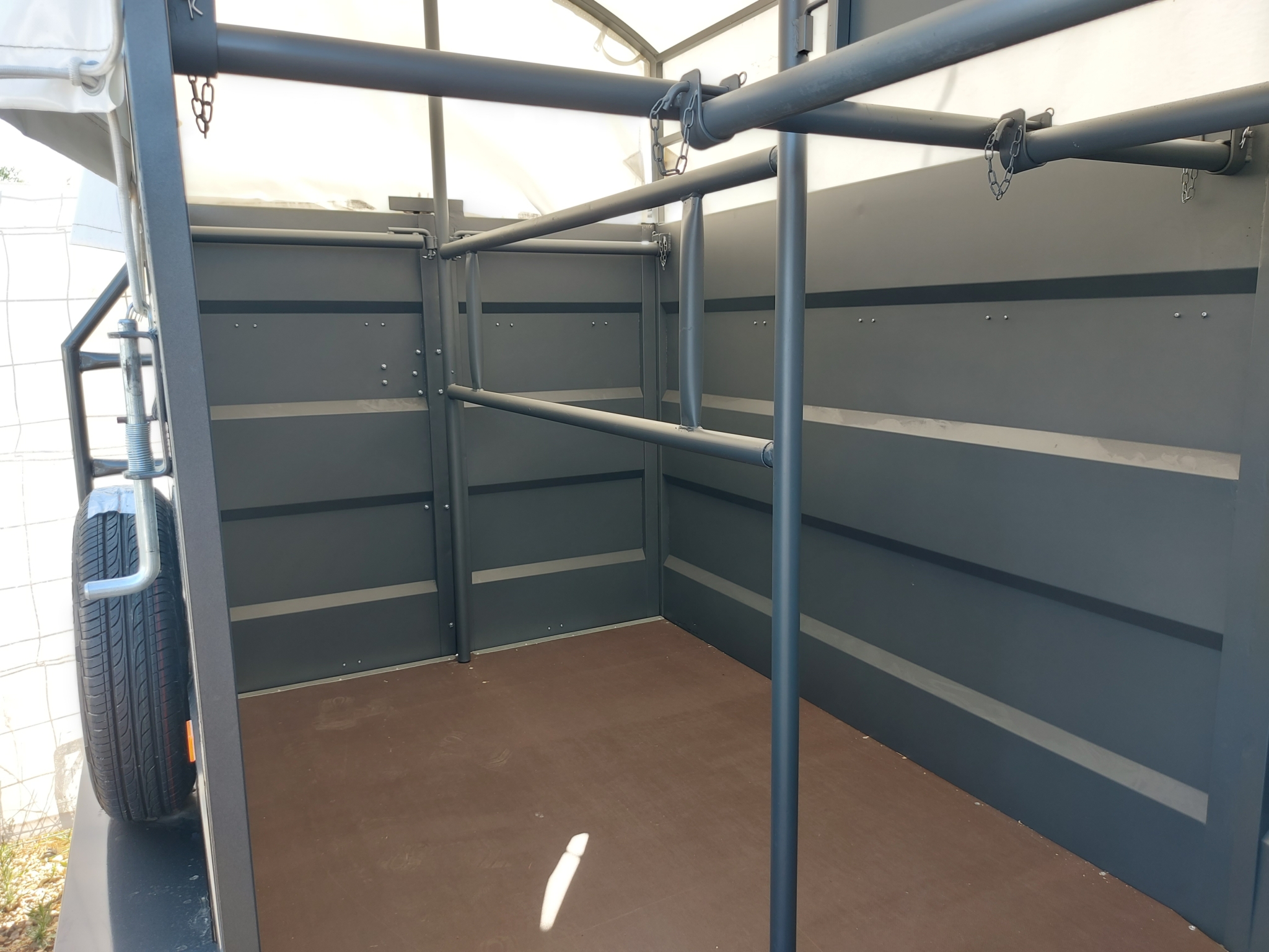 REMOLQUE VAN DE 2 CABALLOS - Imagen 5