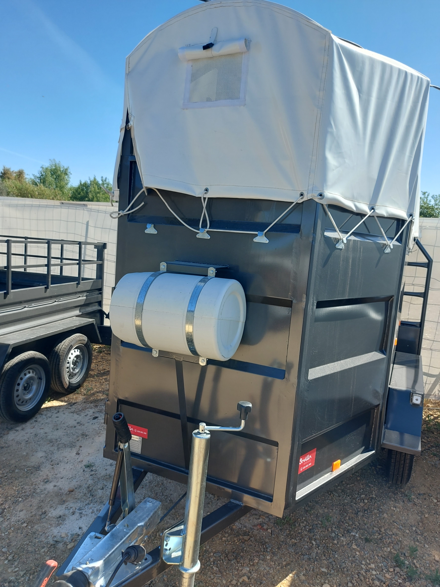 REMOLQUE VAN DE 2 CABALLOS - Imagen 3