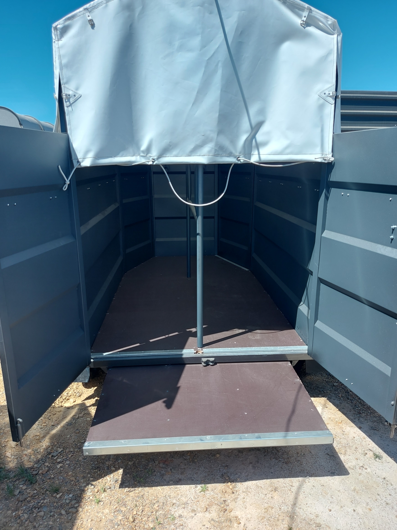 REMOLQUE VAN DE 2 CABALLOS - Imagen 10