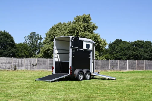 REMOLQUE VAN DE CABALLOS HB 403 DE IFOR WILLIAMS - Imagen 2