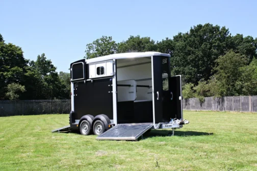 REMOLQUE VAN DE CABALLOS HB 506 DE IFOR WILLIAMS