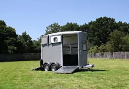 REMOLQUE VAN DE CABALLOS HB 511 DE IFOR WILLIAMS