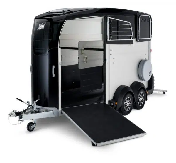 REMOLQUE VAN DE CABALLOS HBX 506 DE IFOR WILLIAMS