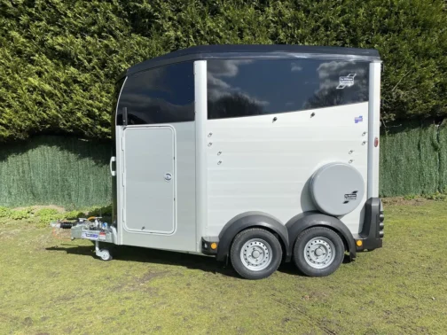 REMOLQUE VAN DE CABALLOS HBX 506 DE IFOR WILLIAMS - Imagen 4