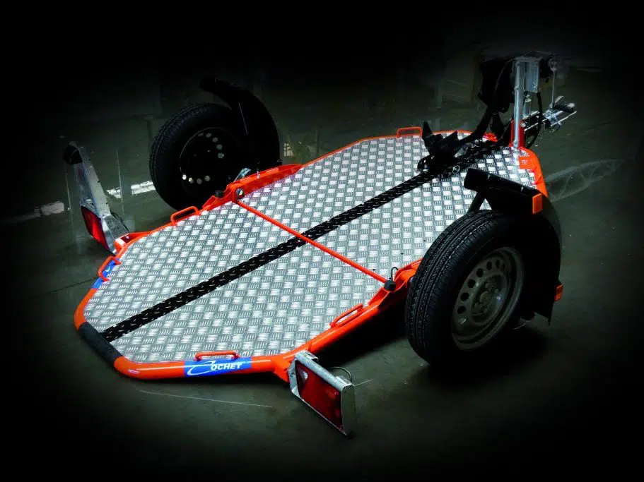 REMOLQUE DE MOTO ABATIBLE Y PLEGABLE UNO