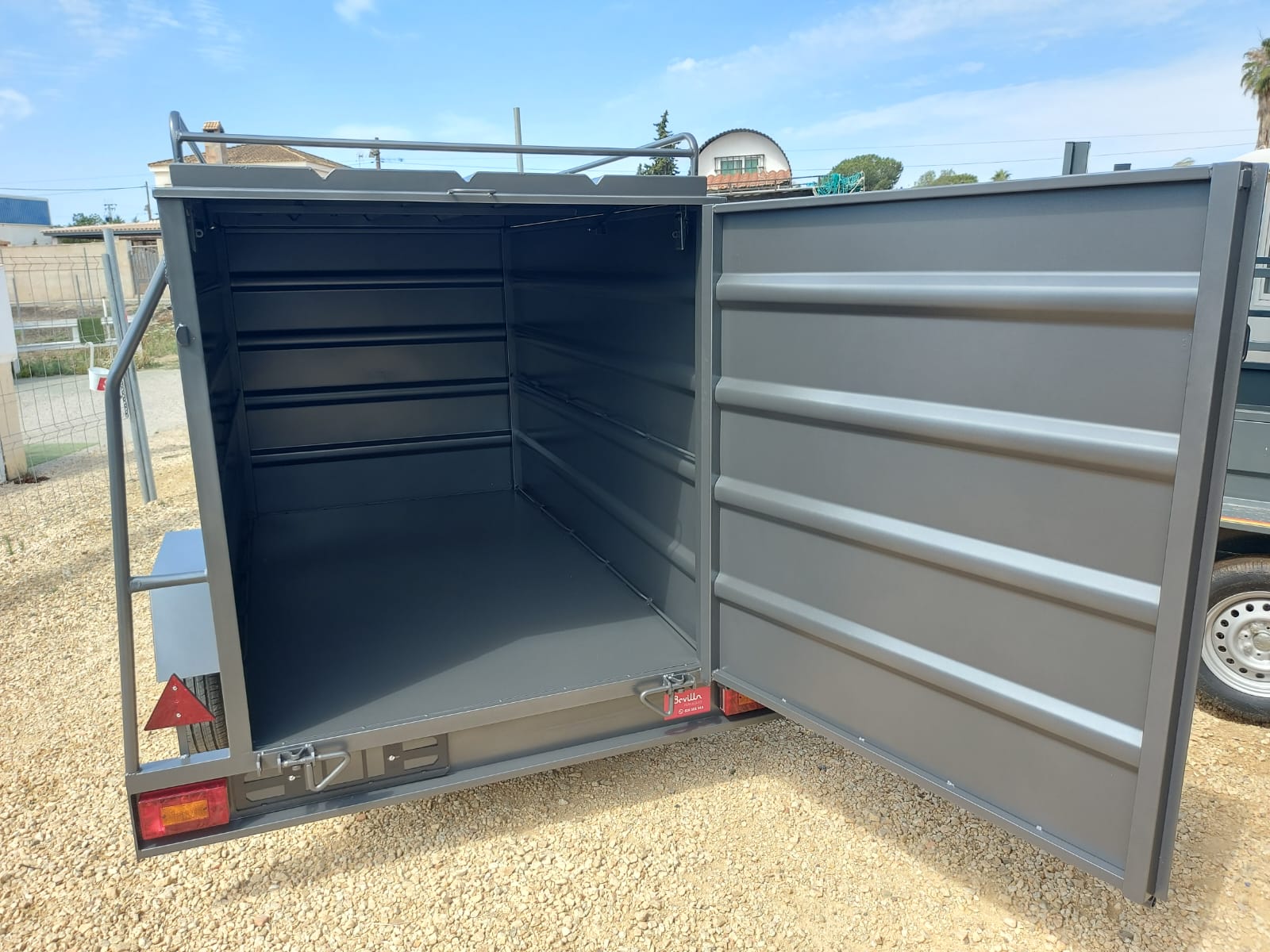 REMOLQUE CERRADO UN EJE SF - Imagen 5