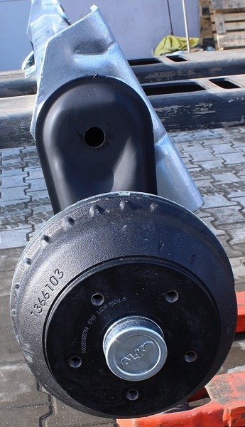 Eje con freno de inercia para remolques AL-KO 1300 mm 1350 kg 5x112 - Imagen 3