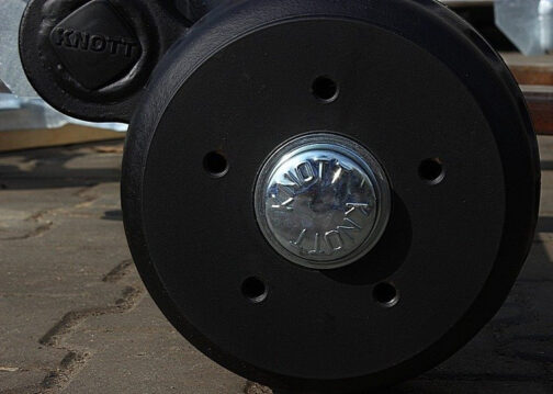 Eje frenado para remolque KNOTT 1400 mm 1350 kg 5x112 - Imagen 3